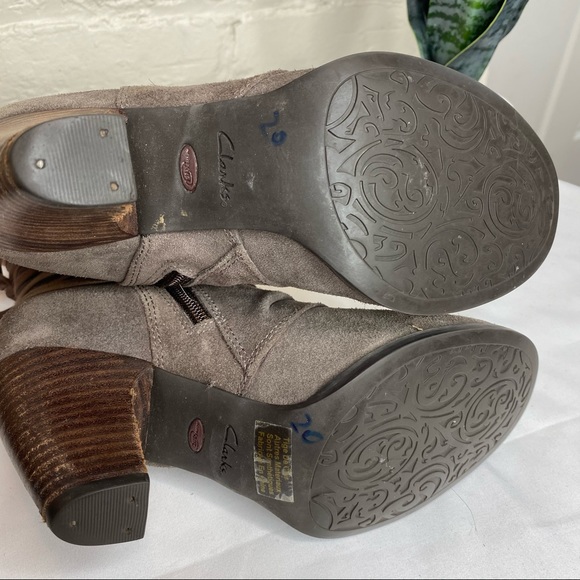 Clarks Alpine Andi Heeled Lace Up Booties 7 - Picture 10 of 10